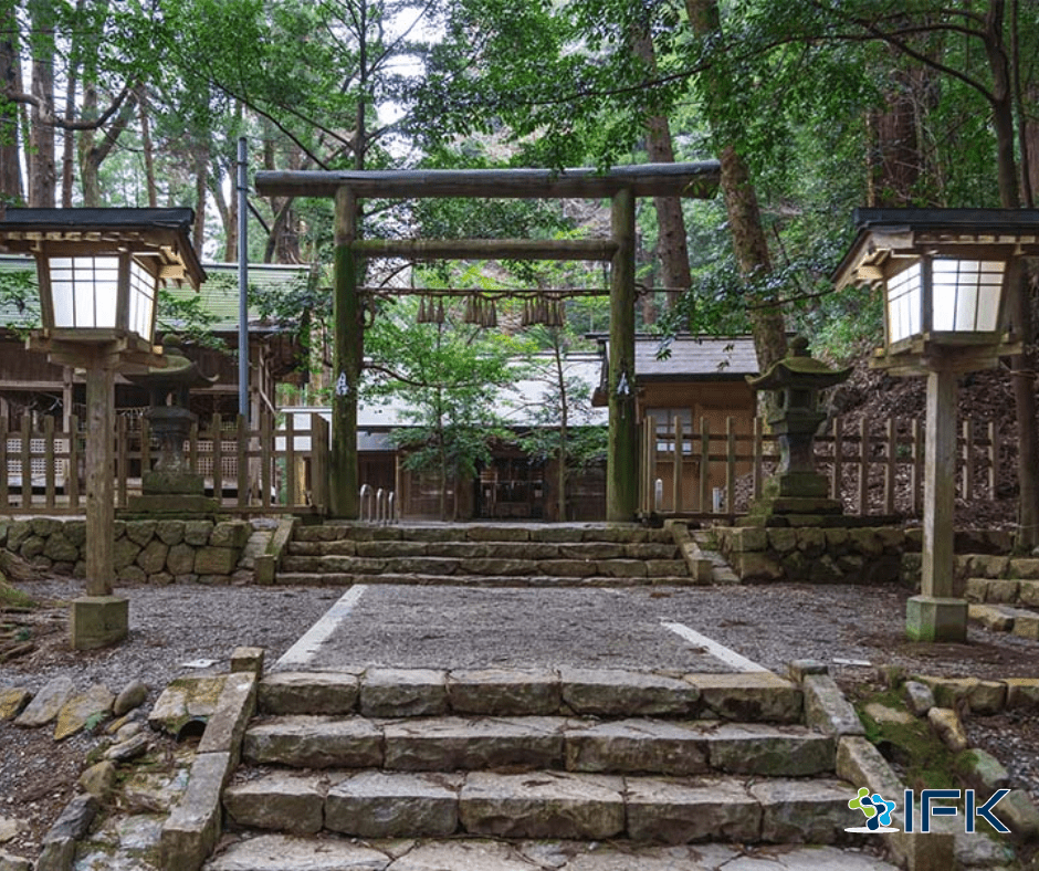 Tìm hiểu về thần thoại Nhật Bản qua những ngôi đền đích thực ở Miyazaki